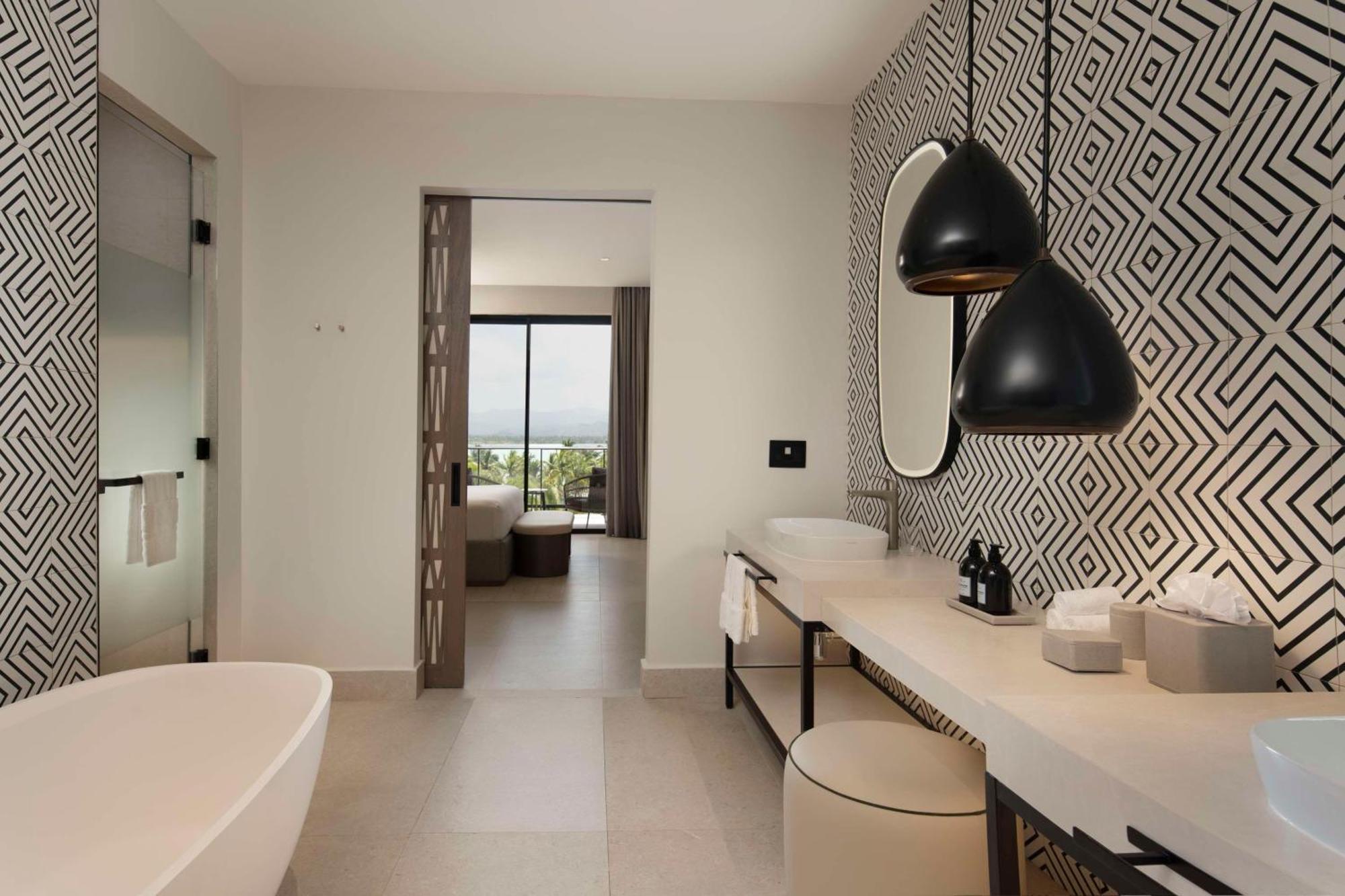 Zemi Miches Punta Cana All-Inclusive Resort, Curio By Hilton Exterior photo